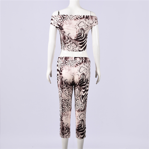 Completo coordinato due pezzi <span class=keywords><strong>sexy</strong></span> con stampa animalier: top a spalle scoperte e leggings, set estivo alla moda da <span class=keywords><strong>donna</strong></span> - Product Image 5