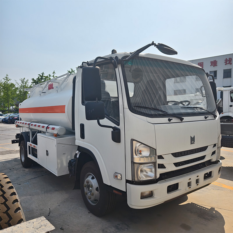 Isuzu Мини-топливный бак грузовик 1000L масло заправляющее топливо автоцистерна Мобильная нефтяная станция для заправки масла