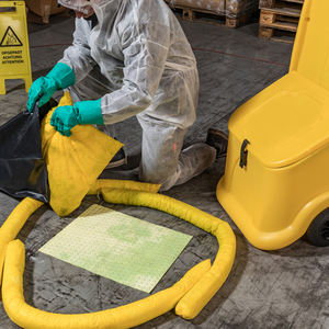 La couleur jaune perforée a embrévé la feuille absorbante chimique industrielle de protections absorbantes de <span class=keywords><strong>Hazmat</strong></span> - Product Image 5