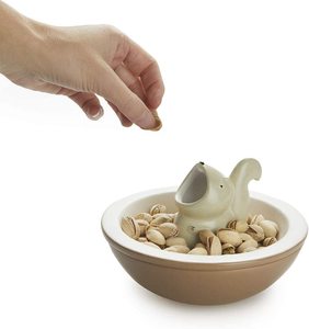 Scomparto interno per Snack in ceramica due in uno per gusci di noci con Design scoiattolo affamato ecologico per le occasioni di festa - Product Image 4