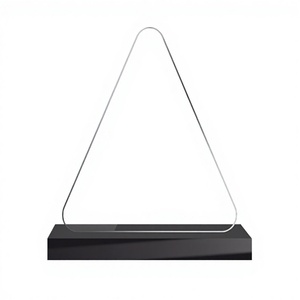 Trofeo Acrílico Triangular Moderno con Base de Madera, Impresión Tipográfica Pulida y Duradera para Premios Corporativos y Reconocimiento a Empleados - Product Image 1