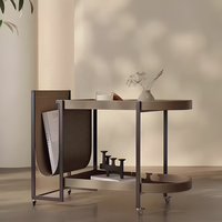 Petit ensemble de tables d'appoint mobiles d'angle, chariot minimaliste italien avec roulettes, en acier inoxydable et cuir de selle, pour entrée