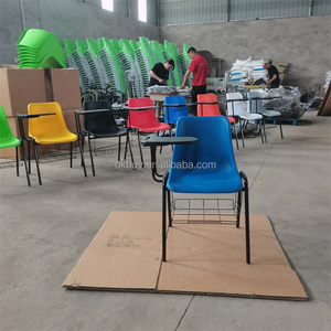 Chaises d'école et de bureau en plastique durables, empilables, modernes et populaires pour les événements, personnalisables en gros - Product Image 2