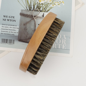 Brosse à cheveux ondulés en poils de sanglier doux, courbée à 360°, avec logo personnalisé, en bois de bambou, brosse à barbe en poils végétaliens, petite brosse à raser pour hommes - Product Image 4
