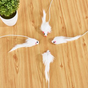 Mainan hewan peliharaan berbentuk realistis, pohon panjat kucing tubuh kecil, mainan hewan peliharaan kayu menyenangkan dengan liontin tikus mewah untuk kucing - Product Image 3