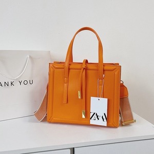 Bolsos de mano informales para mujer, nuevos bolsos de moda para mujer con decoración de cadenas, cierre abierto, superventas, bolsos de hombro para mujer - Product Image 2
