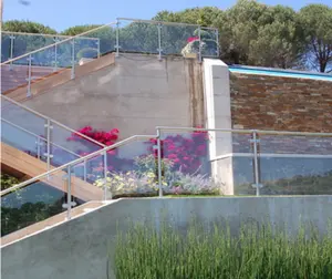 Soluzione one step per la scala o il balcone della villa, sistema di ringhiera di vetro della terrazza