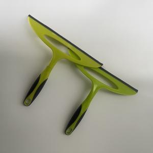 Raschietto per Finestre in Plastica Verde Durevole con Tergivetro in Gomma per Pulizia di Vetri in Cucina e Doccia - Product Image 1