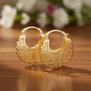 Orecchini a Cerchio Dorati E4518 Placcati in Oro 22k con Motivo Floreale Stile Bohémien per Uso Quotidiano Femminile - Product Image 2