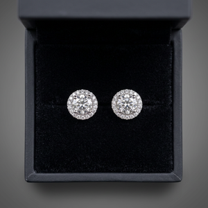 Boucles d'oreilles mini clous en diamant naturel rond pour tous les jours, en or blanc 14 carats, 0,60 CTW, bijoux fins d'un fournisseur indien - Product Image 1