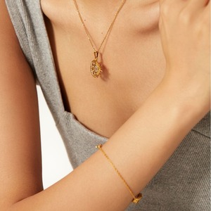 Collar con colgante de luna y sol, chapado en oro de 18 quilates, acero inoxidable con engaste pavé, para mujer, regalo, joyería - Product Image 2