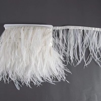 Vente en gros de plumes d'autruche blanches teintées, duveteuses, de 15-18 cm, pour la décoration de robes de soirée, de mariages, de vêtements de danse et d'artisanat