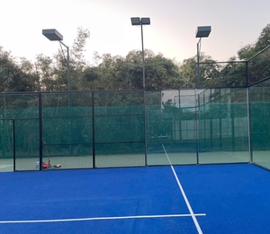 Cancha de Pádel con Estructura de Aluminio 100% Resistente a la Corrosión, Instalación en Complejos Turísticos, Instalación Profesional, Distribuidor Global - Product Image 1