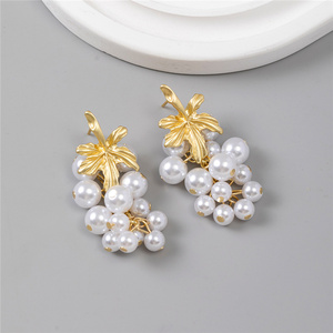 Boucles <span class=keywords><strong>d</strong></span>'oreilles créatives en perles vintage avec pompon et motif de <span class=keywords><strong>raisin</strong></span>, bijoux de luxe féeriques pour femmes - Product Image 6
