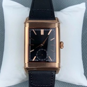 นาฬิกาดำน้ำ Reverso Tribute ทรงสี่เหลี่ยมผืนผ้า แบบกลับด้านได้ แสดงเวลาสองเขตเวลา พร้อมตัวบอกกลางวัน/กลางคืน ระบบเตือนภัย แบบอนาล็อก ขนาด 40 มม. ตัวเรือนสแตนเลส เครื่องจักรกล - Product Image 1