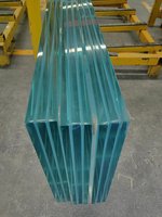 Panneaux de verre ultra-transparents pour présentoirs de vente au détail, intérieurs de bureaux et projets commerciaux