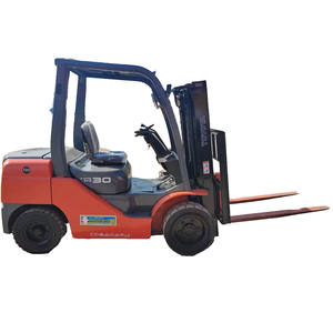 Montacargas Diésel Usado de 3 Toneladas, Altura de Elevación de 4 Metros, Motor Japonés, Bajo Consumo, Alta Eficiencia, Uso Industrial y Minorista - Product Image 1