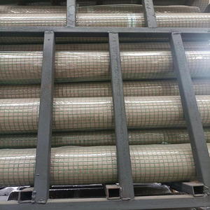 Rollo de Malla de Alambre Soldada con Recubrimiento de PVC Verde de 10x10 mm, Tejido Holandés, Resistente a la Corrosión, 5 pies x 10 m - Product Image 1
