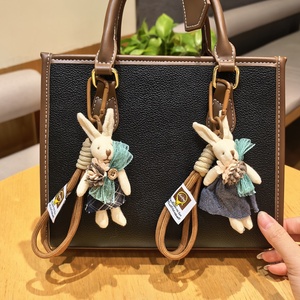 Llavero de conejo de tela 3D de peluche con luz, diseño de animal, para coche, teléfono, bolso de mujer, accesorio de tela, 2026 - Product Image 2