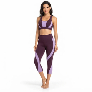 Ensemble de yoga OEM pour femmes - Ensemble de yoga 2 pièces sans couture de couleur unie avec effet froncé aux fesses, idéal pour l'entraînement et le fitness, de haute qualité - Product Image 1