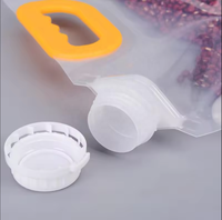Sacs à boisson réutilisables portables de qualité alimentaire personnalisés tiennent debout pochettes à bec verseur en plastique avec couvercle pour emballage de boissons liquides