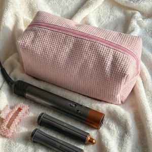 Custodia per Asciugacapelli Trapuntata a Nido d'Ape con Logo Personalizzato, Pronta per la Spedizione, per Dyson Airwrap e Airstrait, Rosa - Product Image 3