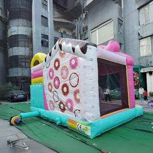 Alquiler Comercial de Brincolines Inflables con Temática de Casa de Dulces, Trampolín Inflable, Castillo Inflable, Brincolín Navideño - Product Image 4