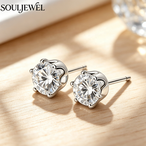 เครื่องทดสอบเพชร Souljewel Pass สำหรับเครื่องประดับฮิปฮอป พร้อมใบรับรอง GRA เงินแท้ 925 สี D ระดับความสะอาด VVS1 มอยส์ซาไนต์ ต่างหูแบบหกขา สไตล์ฮิปฮอป - Product Image 1
