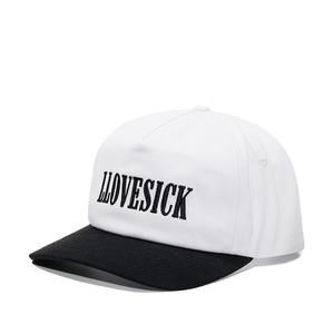 Gorra de Béisbol de 5 Paneles con Logotipo Personalizado OEM, Sin Estructura, Visera Ligeramente Curvada, Cierre a Presión, Bordado de Algodón, Color de Contraste - Product Image 4