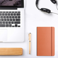 Agenda personnalisé 2026 en tissu/PP avec reliure spirale, vue hebdomadaire/mensuelle, boucle pour stylo, poche arrière, 32 pages de notes