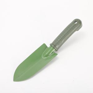 คราดสวนสีเขียว 3 ง่ามเหล็ก ด้ามจับตามหลักสรีรศาสตร์ สำหรับทำสวนและกิจกรรมชายหาด ใช้งานกลางแจ้ง - Product Image 4