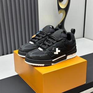 Abbiamo in magazzino vestiti di tutti gli stili per tutte le fasce d'età. Contattatemi se hai bisogno di qualcosa. - Product Image 2