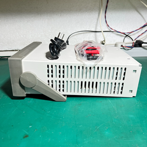 Multímetro de banco con pantalla dual de 5,5 dígitos Fluke 8808A, valor eficaz verdadero, 1000 V CC, 750 V CA, 10 A, - Product Image 6