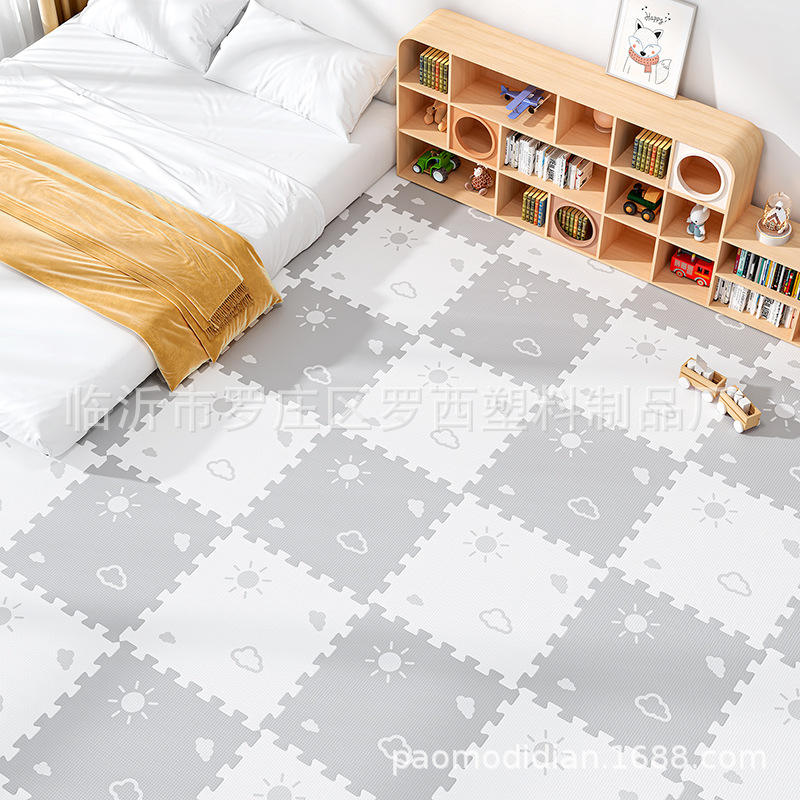 สีขาวและสีเทาจับคู่ ~ ดวงอาทิตย์และเมฆ