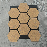 Panneaux acoustiques hexagonaux 3D en bois grainé, taille et couleur personnalisées, revêtement de surface en PET, panneau mural acoustique pour cinéma, KTV