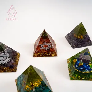 Novidades, pedras preciosas de artesanato popular, pirâmide de resina personalizada para presente espiritual