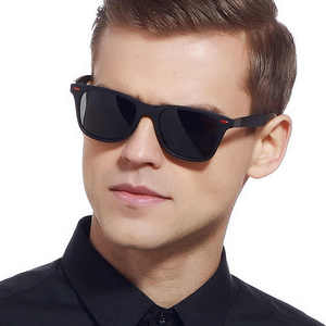 Lunettes <span class=keywords><strong>de</strong></span> <span class=keywords><strong>soleil</strong></span> polarisées UV400 2026 <span class=keywords><strong>beige</strong></span>/blanc avec monture en PC, embouts en silicone et charnière décorative en métal, verres miroir - Product Image 3