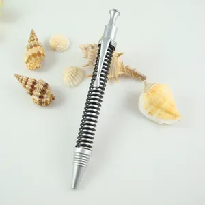قلم زنبركي معدني بتصميم فريد من نوعه, من الأجزاء غير لامعة من الكروم ، قلم زنبركي قابل للثني وقابل للتشكيل قابل للتشكيل