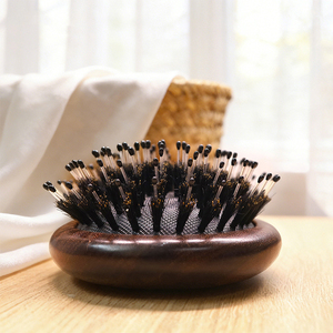 Brosse à cheveux en bois de cerisier rouge naturel avec coussin d'air et poils de sanglier et nylon pour massage, vente en gros d'usine, pour usage domestique et hôtelier - Product Image 4