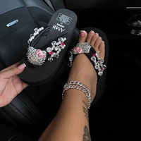 Tongs tendance à semelle épaisse avec strass et perles pour femmes et jeunes filles – Idéales pour l'été et la plage