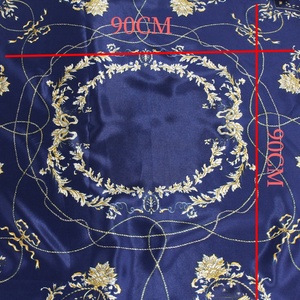 Écharpe en satin bon marché Écharpe carrée <span class=keywords><strong>de</strong></span> <span class=keywords><strong>luxe</strong></span> en satin avec impression en chaîne par sublimation pour femmes - Product Image 4