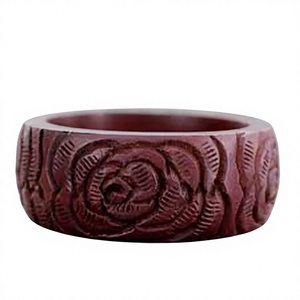Nouveau bracelet en résine sculptée de style vintage, design élégant en forme de fleur, de haute qualité, idéal pour la création de bagues de mariage pour femme - Product Image 1