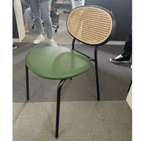 Chaises de salle à manger en bois de style nordique moderne, en rotin avec cadre en métal pour restaurant, chaise ronde avec dossier en osier, DC-1676