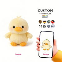 Un canard en peluche jaune fabriqué par la technique de broderie, un jouet en peluche de haute qualité et doux, un jouet en peluche personnalisé