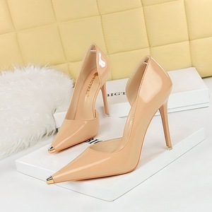 Fashionable, Minimalist, and Sexy Nightclub Showcases Thin <b>Heels</b>, Ultra-high <b>Heels</b>, and Side Cut Metal Single Shoes - Product Image 4
