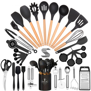 Ensemble de 44 ustensiles de cuisine en silicone antiadhésif avec manche en bois résistant à la chaleur et support - Product Image 1