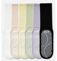 Chaussettes de yoga anti-dérapantes d'intérieur unies promotionnelles Crew High Sticky Pilates Chaussettes personnalisables