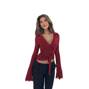 T-shirt slim a <span class=keywords><strong>maniche</strong></span> lunghe da donna, camicetta con scollo a V in tinta unita con bordo in pizzo e laccio decorativo - Product Image 5