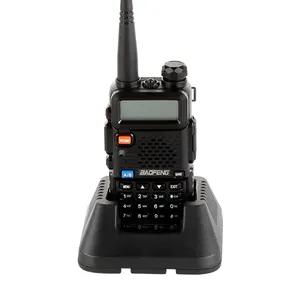 Baofeng UV-5R 5 واط FM هام جهاز الإرسال والاستقبال اللاسلكي اتجاهين راديو جهاز لاسلكي محمول