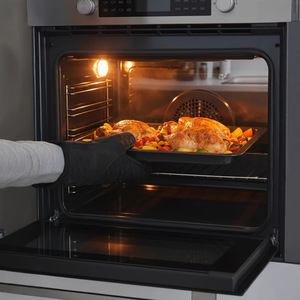Gants de four longs en silicone résistants à la chaleur, à rayures ondulées, noirs, pour une utilisation en cuisine - Product Image 2